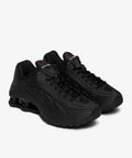 Black Nike Shox R4